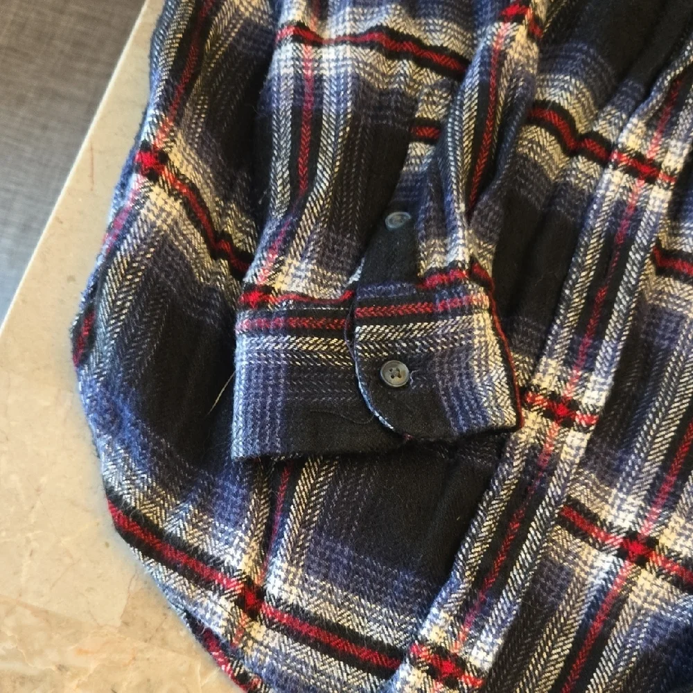 American Eagle Outfitters Navy Plaid Button Down Shirt - Picture 6 of 6